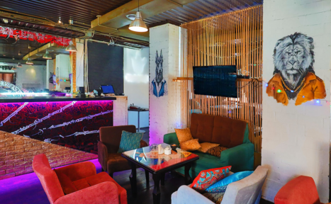 Арендовать Лофт в белом кирпиче с вип-комнатой