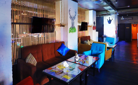 Арендовать Лофт в белом кирпиче с вип-комнатой