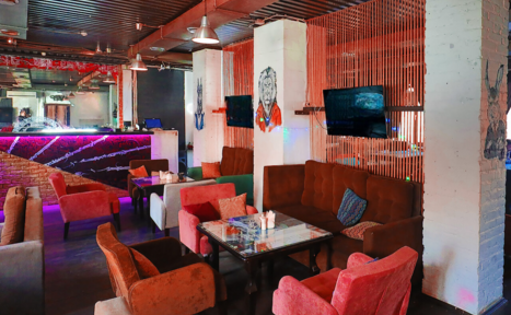 Арендовать Лофт в белом кирпиче с вип-комнатой