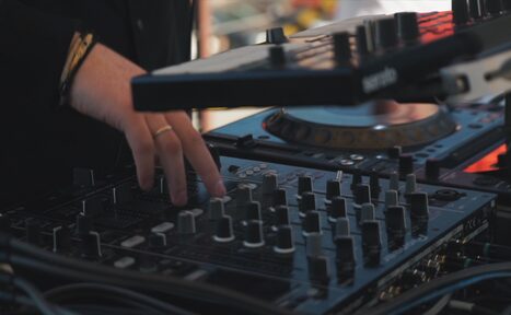 Арендовать Крыша с шатром для мероприятий любого формата