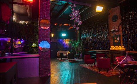 Арендовать Двухэтажный лофт со студией звукозаписи