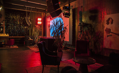 Арендовать Двухэтажный лофт со студией звукозаписи