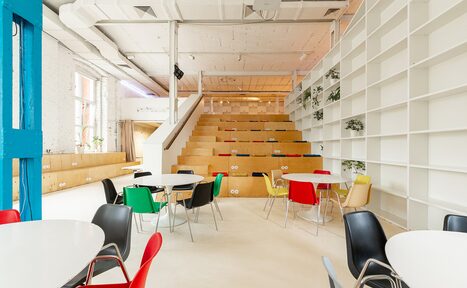 Арендовать Лофт IDEALISTA. Просторный двухуровневый лофт