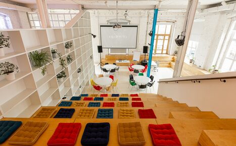 Арендовать Лофт IDEALISTA. Просторный двухуровневый лофт