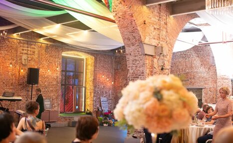 Арендовать Хаянис Холл