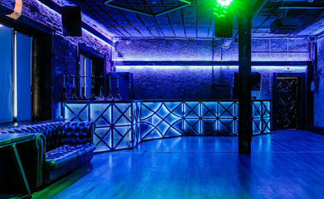 Арендовать Space Loft Лофт-пространство с неоновой подсветкой