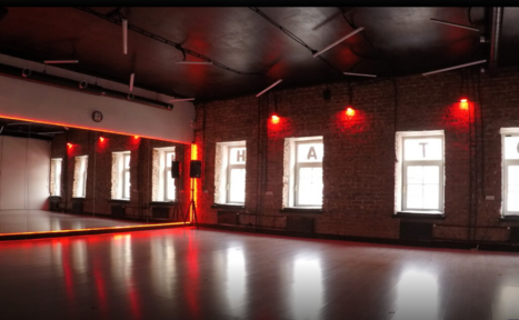 Арендовать Белый танцевальный зал