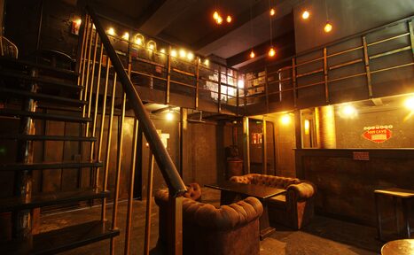 Арендовать Рок-н-ролл. Двухуровневый лофт с мотоциклом