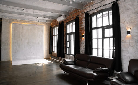 Арендовать SoldOut Lофт. Лофт-пространство с панорамными окнами
