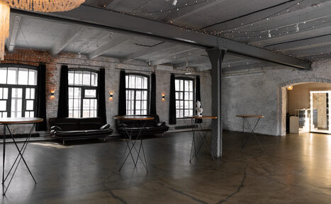 Арендовать SoldOut Lофт. Лофт-пространство с панорамными окнами