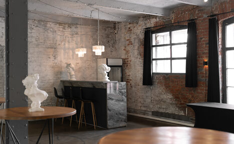 Арендовать SoldOut Lофт. Лофт-пространство с панорамными окнами