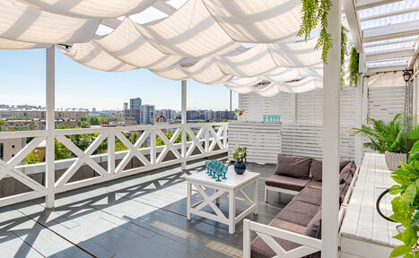 Арендовать Стилизованный лофт с высокими потолками и верандой