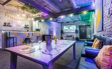 Арендовать Уютный лофт с яркими акцентами с летней верандой