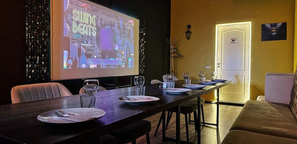 Зал Гэтсби. Яркий лофт-зал