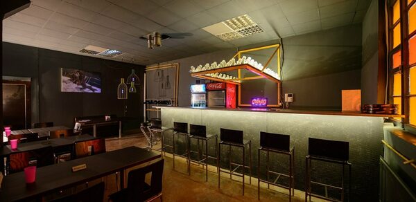 Зал оснащённый профессиональным светом