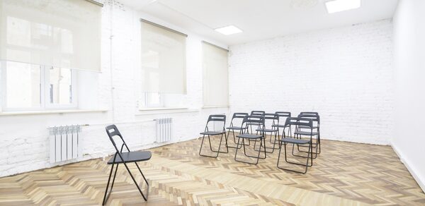 Универсальный зал в центре города рядом с метро