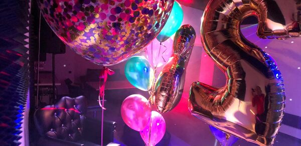 Зеркальный Лофт с Караоке и светомузыкой