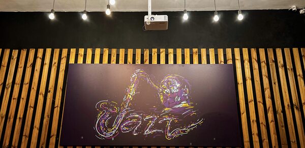 Зал Джаз. Лофт-зал со сценой