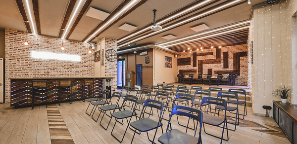 Дизайнерский лофт для деловых мероприятий