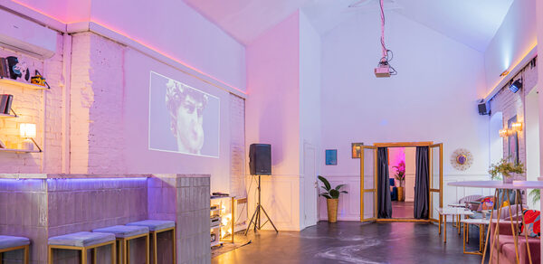 Просторный лофт с верандой и внутренним двориком