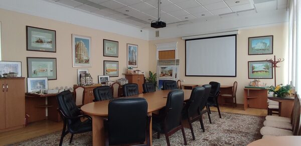 Комната для переговоров