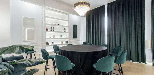 Империал. Лофт в бело-зеленых тонах