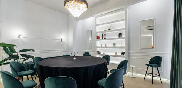 Империал. Лофт в бело-зеленых тонах