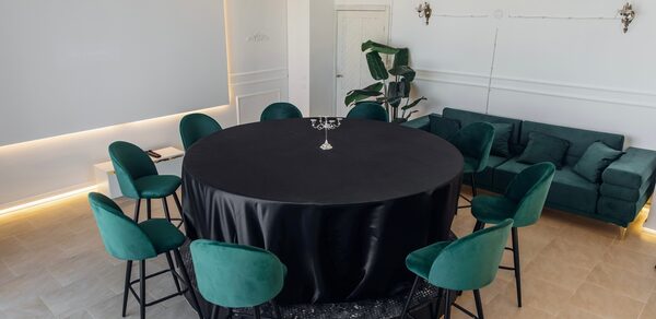 Империал. Лофт в бело-зеленых тонах