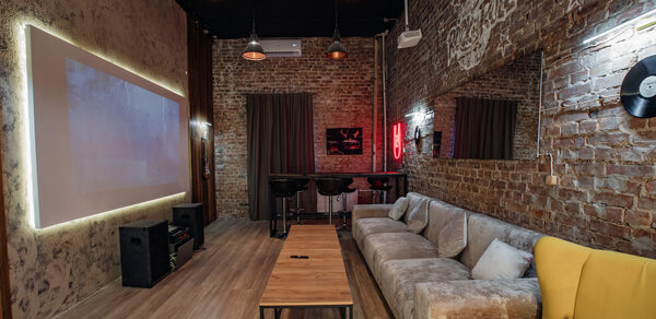 Рокстар. Брутальный лофт с рок атрибутикой