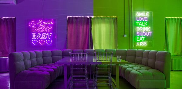 Двухцветный лофт в неоне