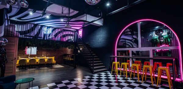Оушен Драйв. Двухуровневый лофт в стиле диско