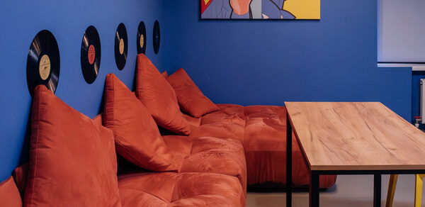 Зал Караоке. Яркое пространство в стиле pop-art