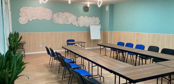 Большой зал №4 площадью 55 м.кв. с растениями 