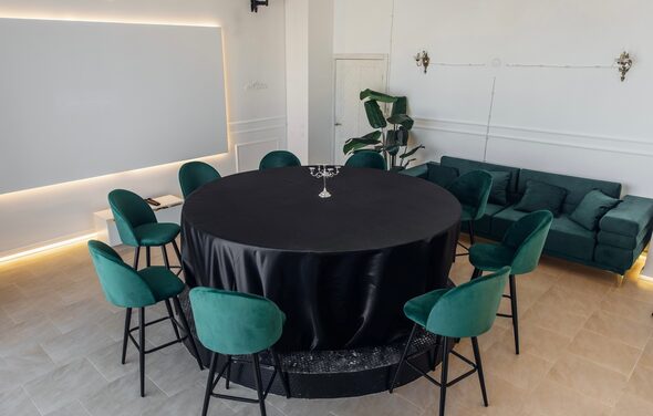 Империал. Лофт в бело-зеленых тонах