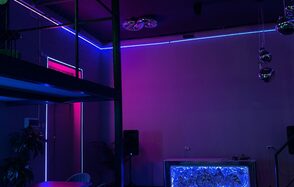 The Portal. Тёмный неоновый лофт