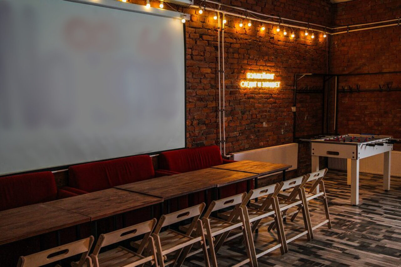 Арендовать Stylish hall with a separate entrance in the historical center