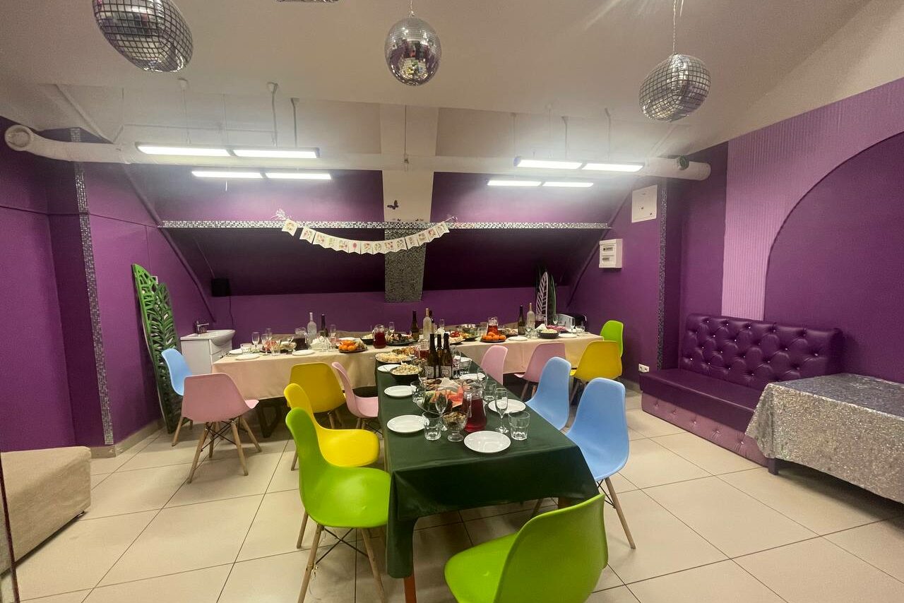 Арендовать Сказочный город. Ультрафиолетовый зал