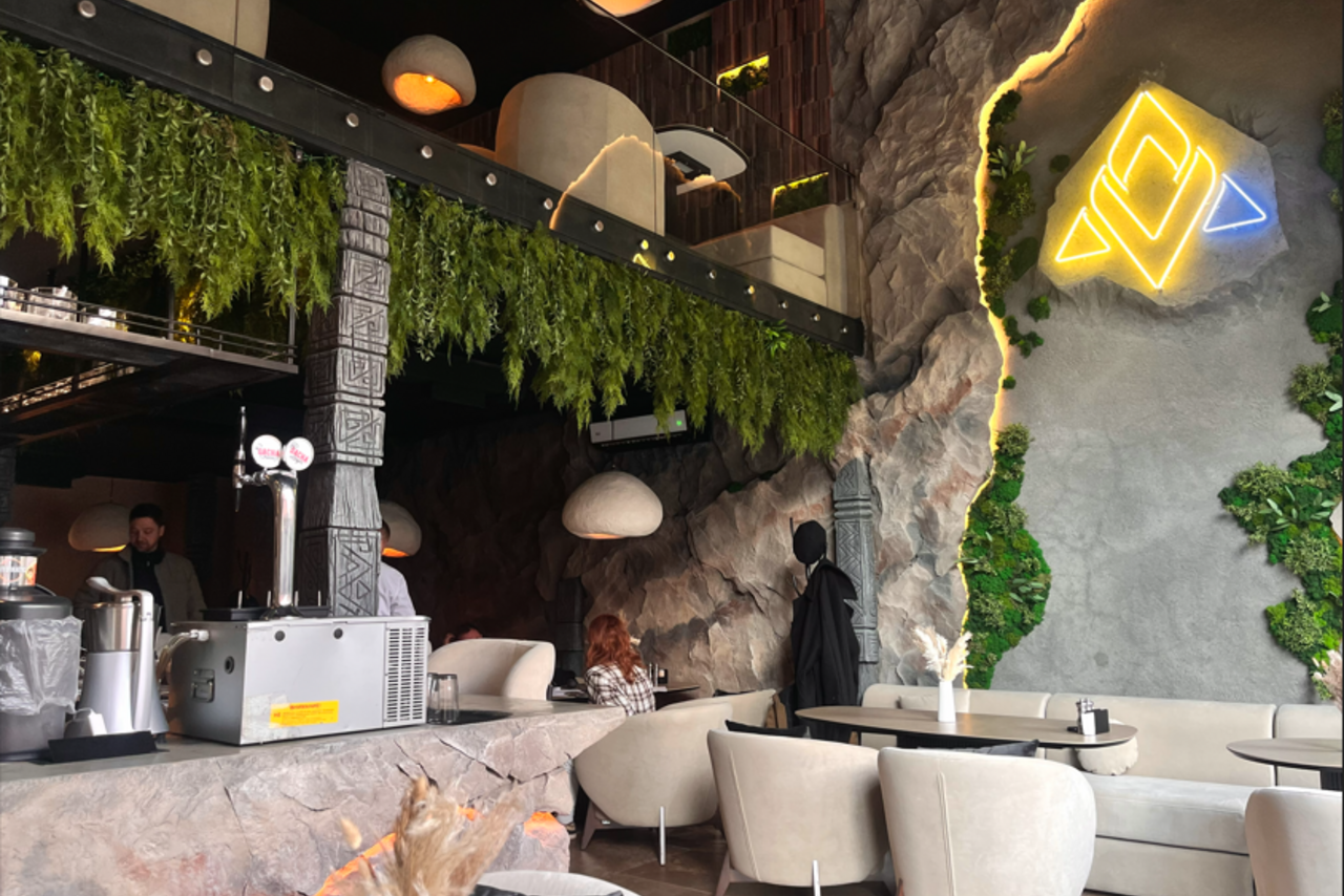 Арендовать Просторный двухуровневый зал для мероприятий