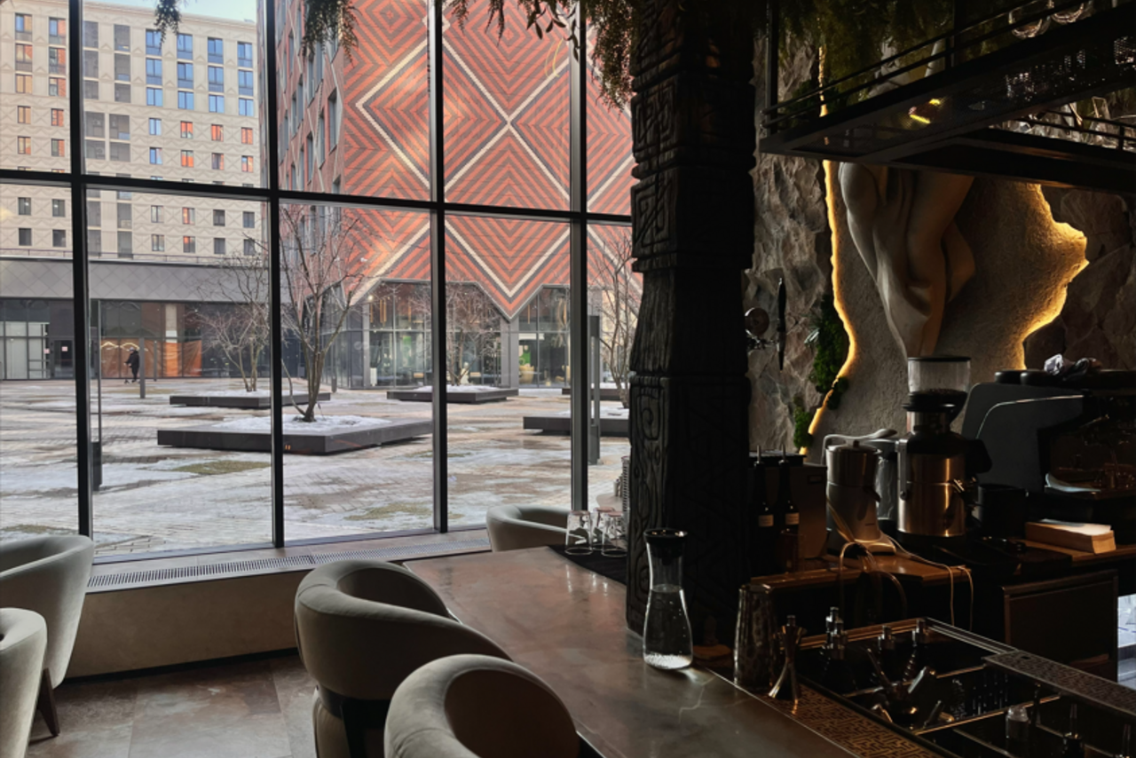 Арендовать Просторный двухуровневый зал для мероприятий