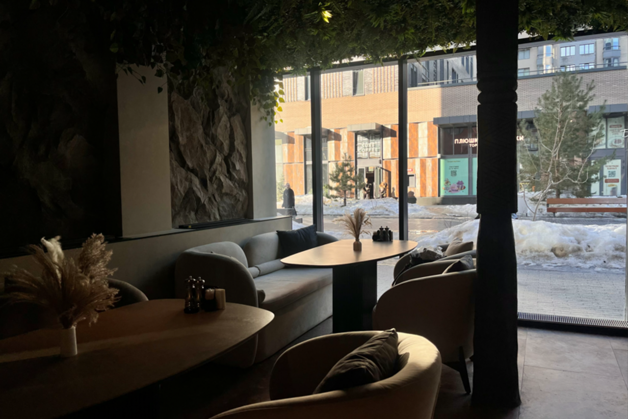 Арендовать Просторный двухуровневый зал для мероприятий