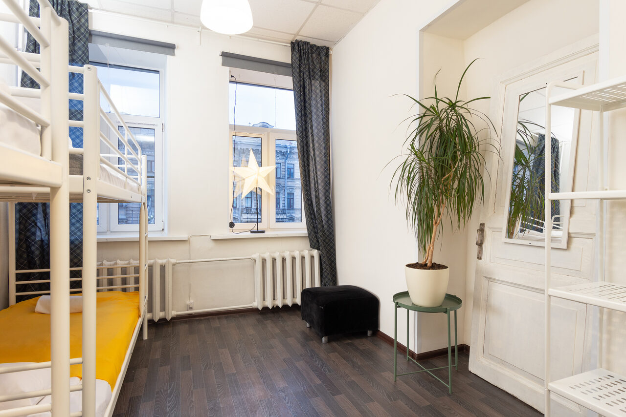 Арендовать Большая квартира с видом на Невский