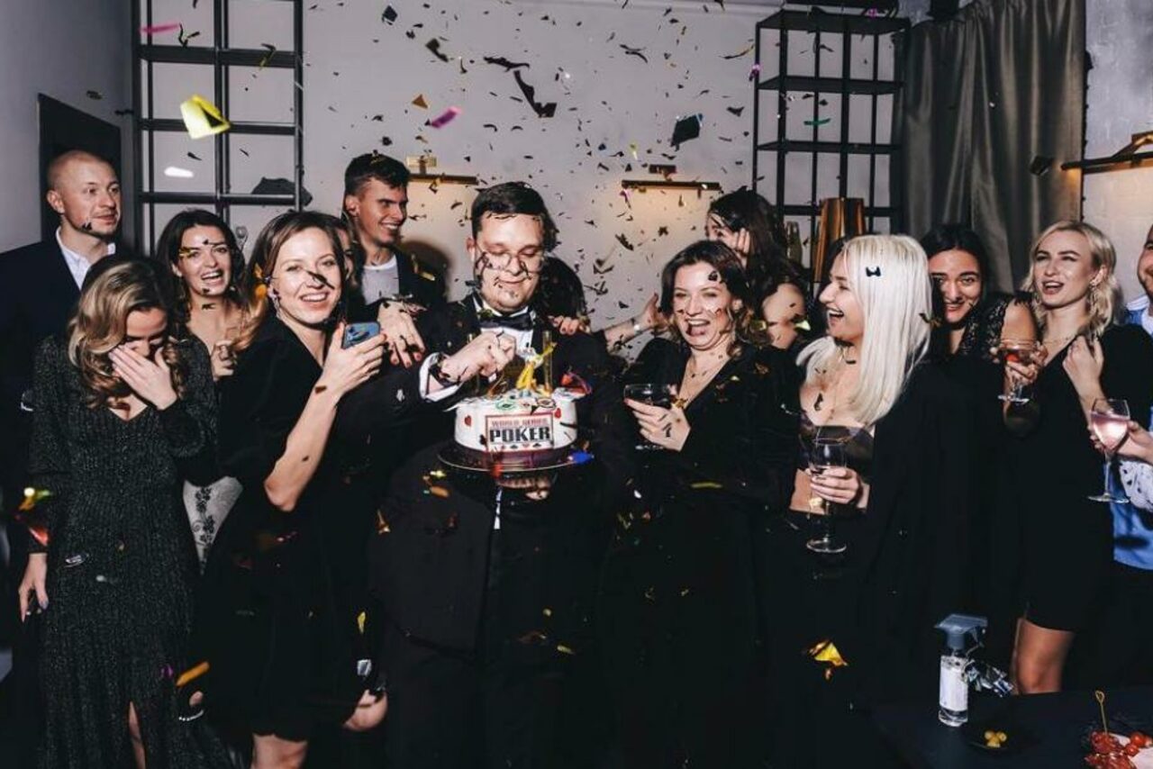 Арендовать Bright room with large windows