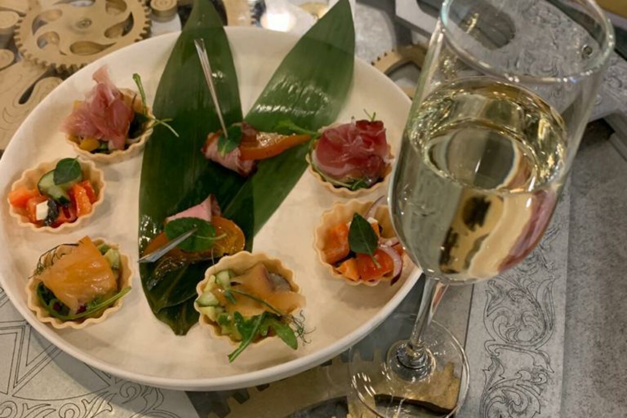 Арендовать Шоу-бар Золотое Колесо