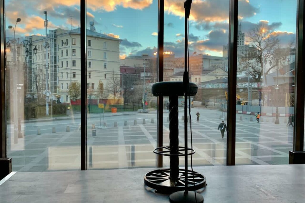 Арендовать Шоу-бар Золотое Колесо