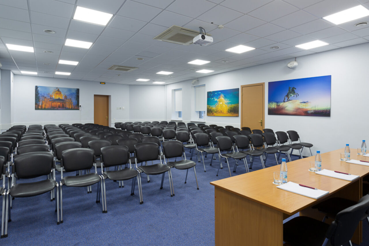 Арендовать Отель Октябрьская