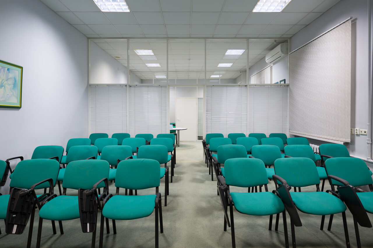 Арендовать Отель Октябрьская