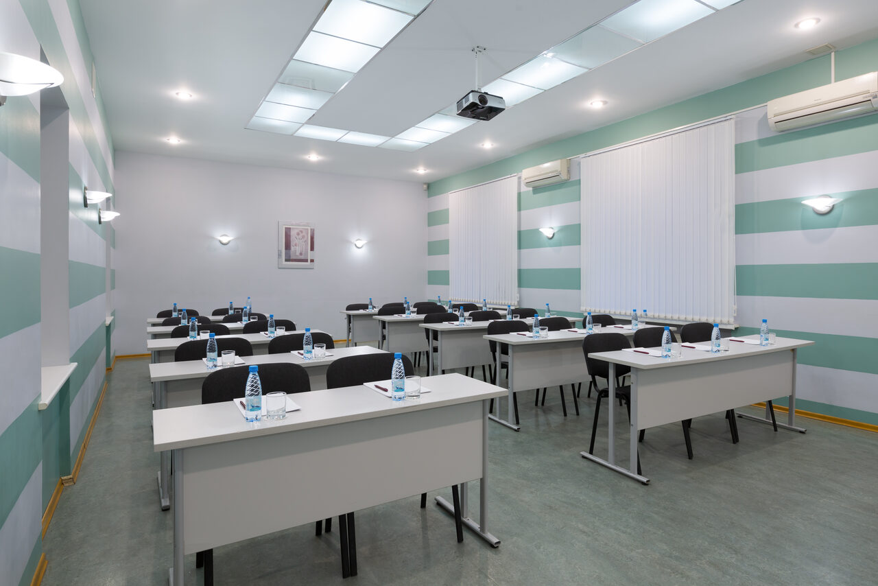 Арендовать Отель Октябрьская