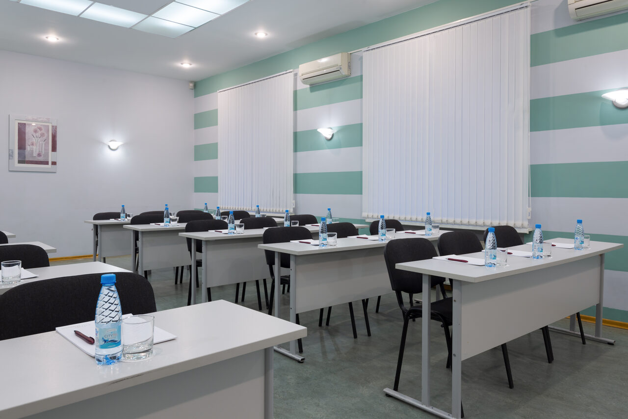 Арендовать Отель Октябрьская