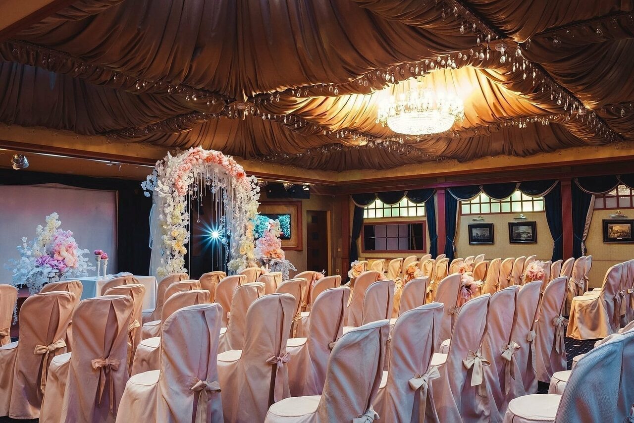 Арендовать Немчиновка-парк Многофункциональный зал в классическом стиле