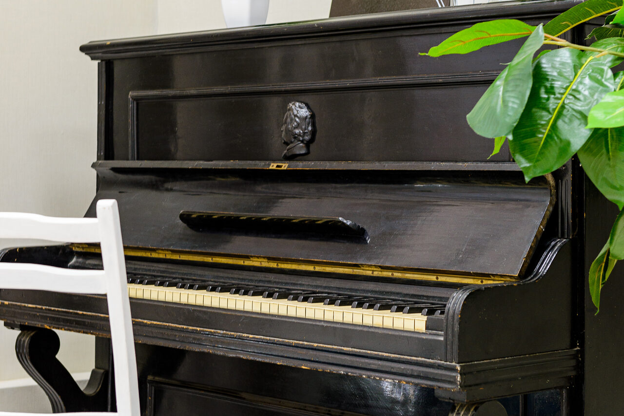 Арендовать Greenwich Светлый фото зал с фортепиано